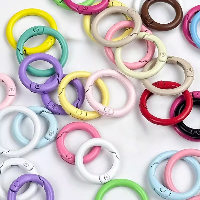 Candykleurige zinklegering vee - Jewelry Making Degree recensie en prijs