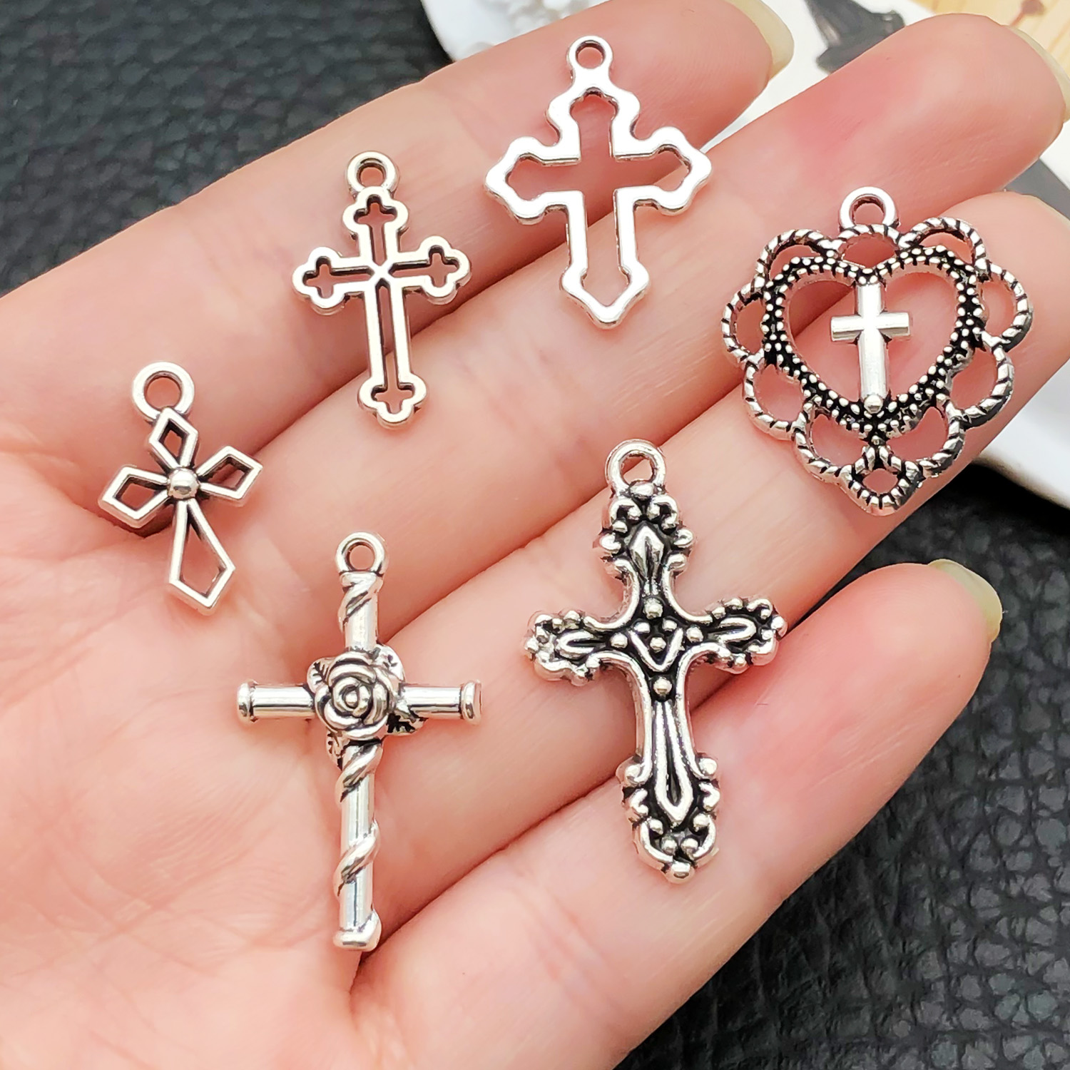 52 stuks geassorteerde kruisha - Jewelry Making Degree recensie en prijs